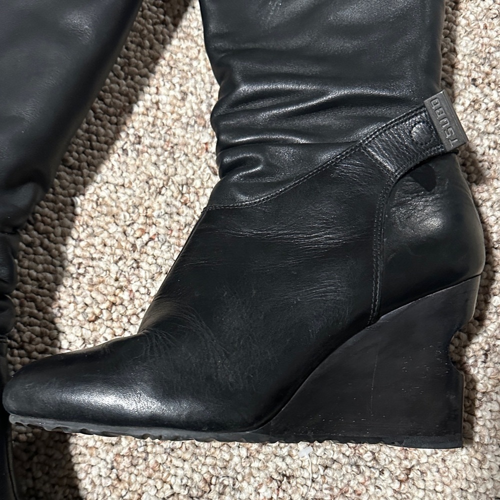 Tsubo Black Leather Wedge Knee High Boots - Size 6.5 - Picture 4 of 10